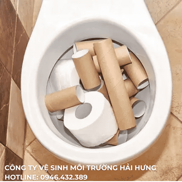 Thông tắc bồn cầu Yên Lạc do giấy vệ sinh
